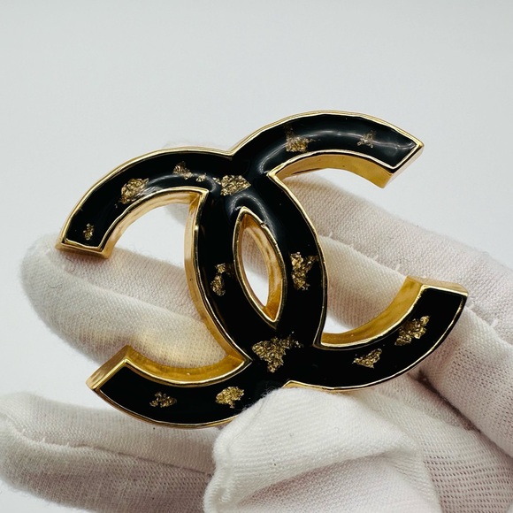 Chanel Vintage Gold CC Brooch - Picture 1 of 9